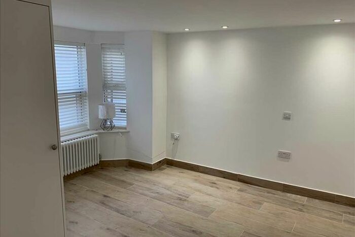 2 Bedroom Flat To Rent In Berners Road, London, N22