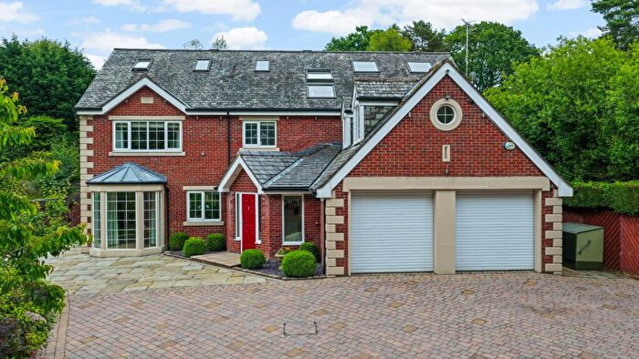 6 Bedroom Detached House For Sale In Thorp, Royton | Six Bedrooms | Orangery | Double Garage| Sqft Accommodation | Gymnasium/Sauna, OL2