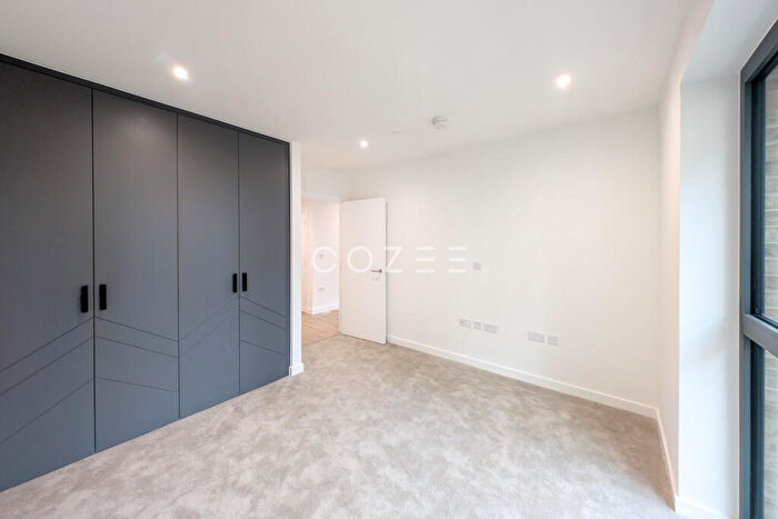 1 Bedroom Flat To Rent In Scarlet Court, Woodberry Down, N4