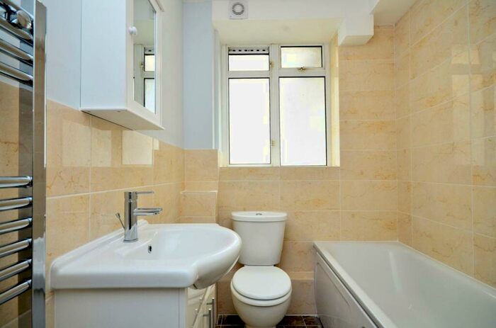 2 Bedroom Flat To Rent In Euston Road, Fitzrovia, London, NW1