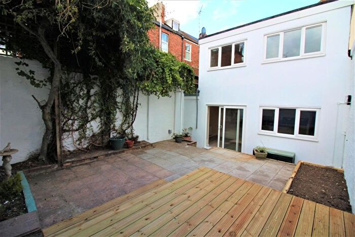 2 Bedroom Town House To Rent In Great George Street, Weymouth, DT4