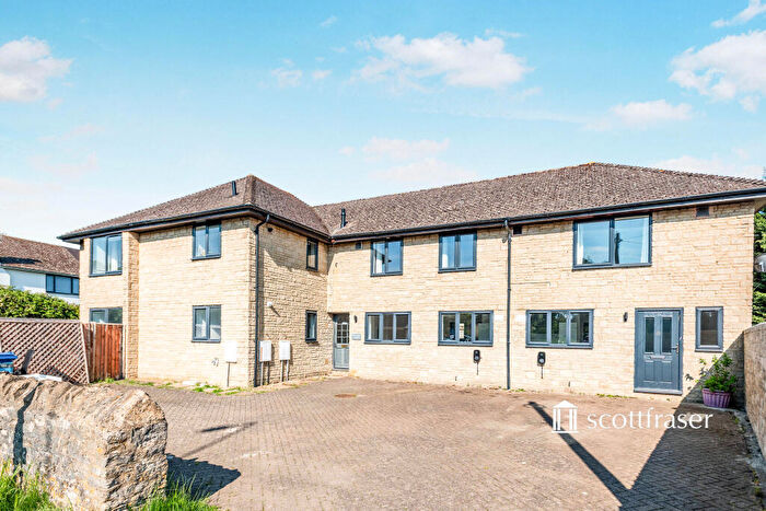 2 Bedroom Apartment To Rent In Fernhill Court, OX5