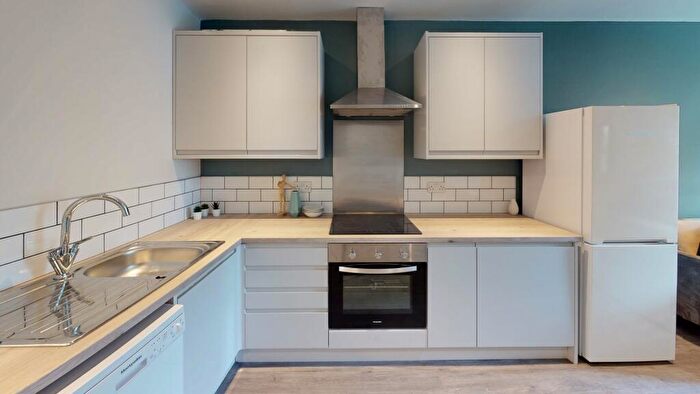 4 Bedroom Flat To Rent In Whiteladies Road, Clifton, Bristol, BS8