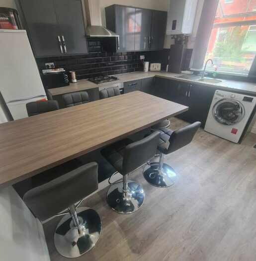 6 Bedroom Terraced House To Rent In Harold Terrace, Leeds, West Yorkshire, LS6