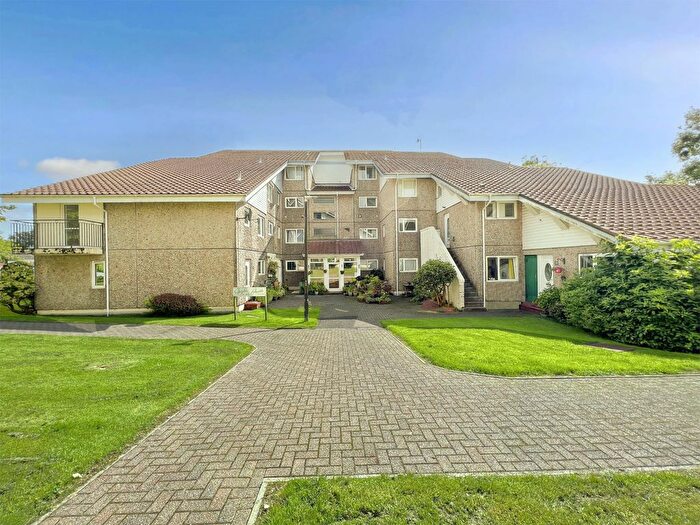 2 Bedroom Flat For Sale In Fairhaven, Kirn, Dunoon, PA23