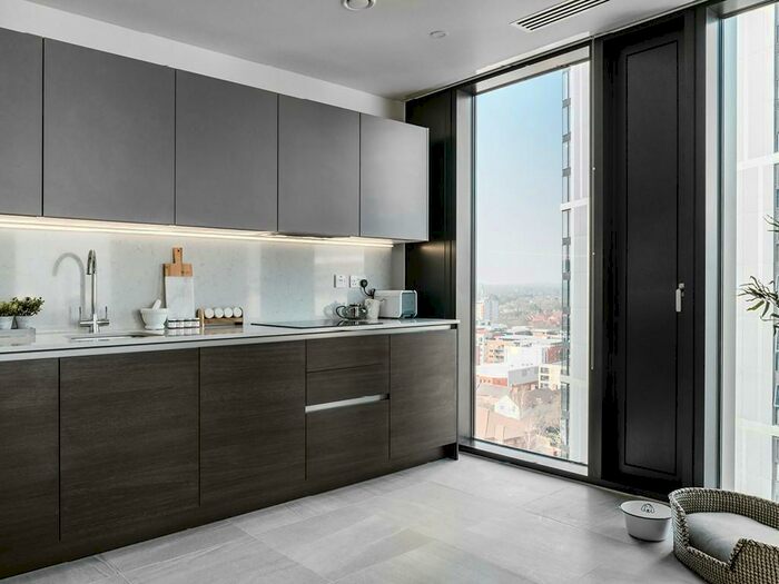 2 Bedroom Apartment To Rent In The Mercian, Broad Street, Birmingham, B15