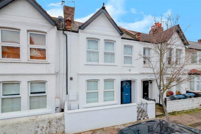 2 Bedroom Maisonette To Rent In Boundary Road, Colliers Wood, London, SW19