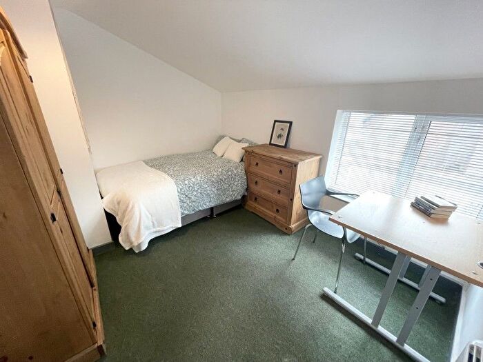 6 Bedroom Flat To Rent In Francis Street, Swansea, SA1