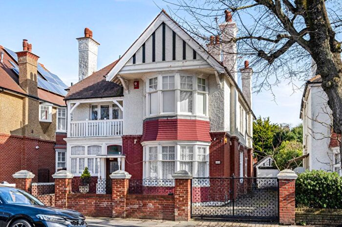 3 Bedroom Apartment For Sale In Princes Square, Hove, BN3