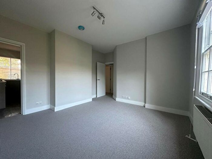 1 Bedroom Maisonette To Rent In Merrow Street, Walworth Village, London, SE17