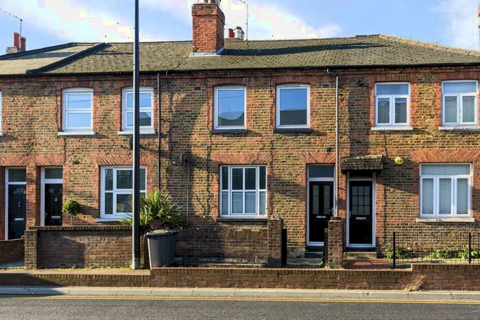 2 Bedroom Terraced House To Rent In Maidenhead, Berkshire, SL6