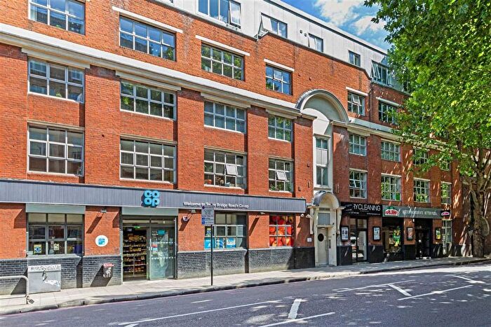 2 Bedroom Flat To Rent In Tower Bridge Road, London, SE1