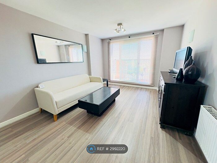 2 Bedroom Flat To Rent In Ilford, Ilford, IG1
