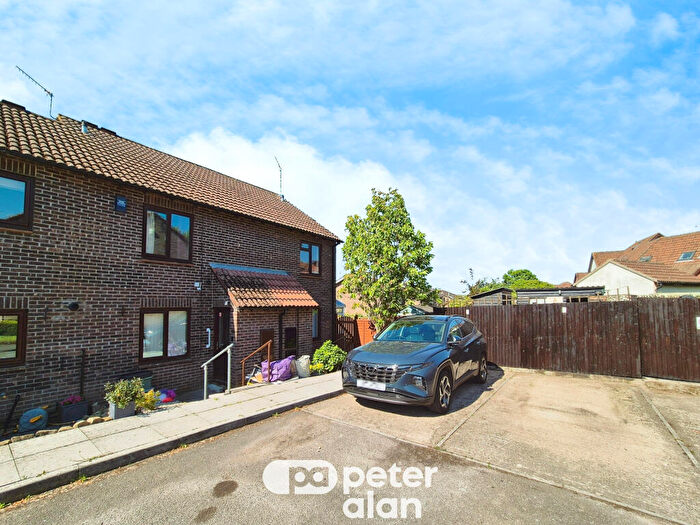 2 Bedroom House To Rent In Blake Street, Monmouth, NP25