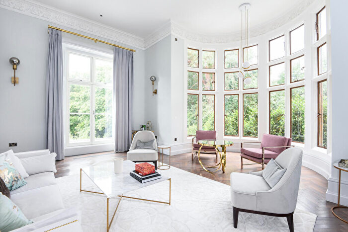 3 Bedroom Apartment To Rent In Westerham Road, Keston, BR2