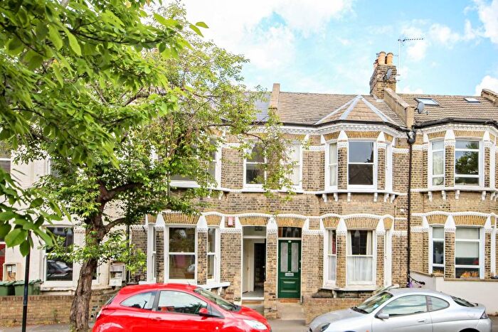 1 Bedroom Flat To Rent In Hargwyne Street, Stockwell, SW9