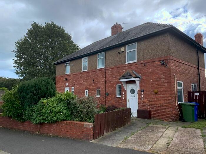 3 Bedroom Semi-Detached House To Rent In South View, Newsham, Blyth, NE24