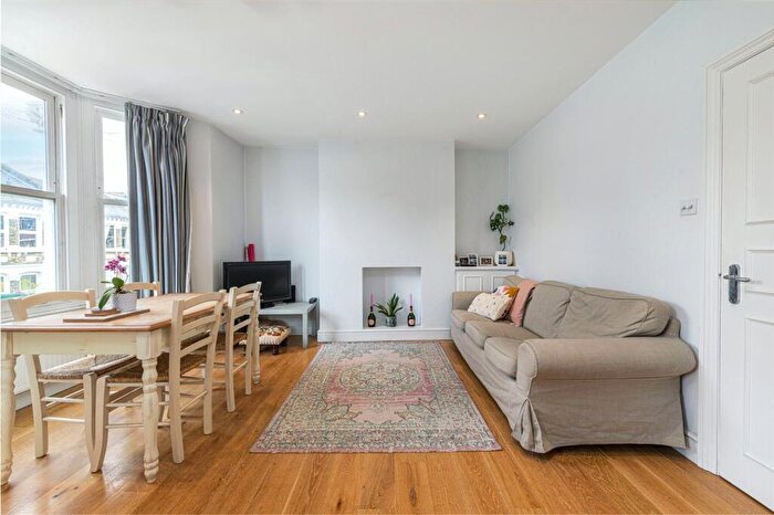 3 Bedroom Apartment To Rent In Lavender Sweep, SW11