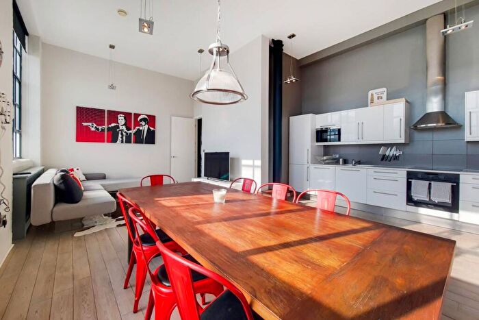 2 Bedroom Flat To Rent In Asylum Road, Peckham, London, SE15