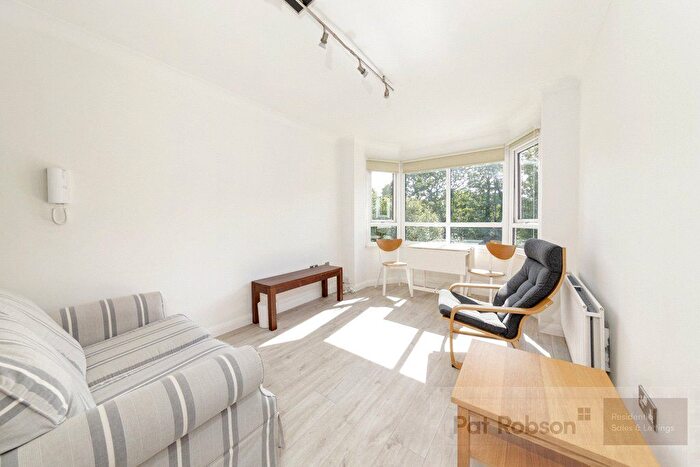 1 Bedroom Flat To Rent In Brandling Court, Akenside Terrace, Jesmond, Newcastle U[Pon Tyne, NE2