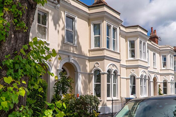 5 Bedroom Terraced House For Sale In Clarendon Avenue, Leamington Spa, CV32