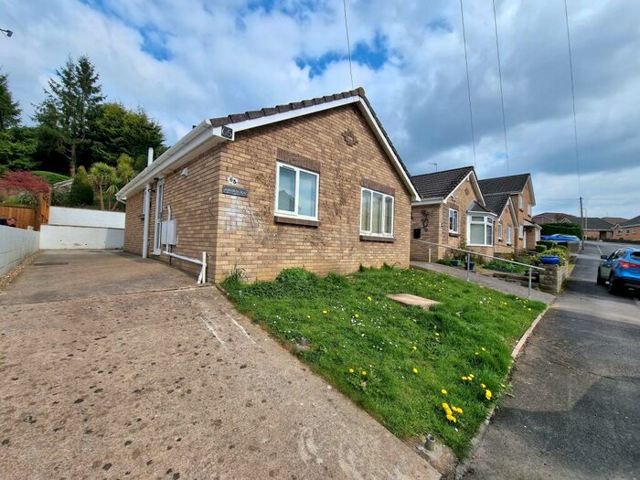 2 Bedroom Detached Bungalow To Rent In Highfield Place, Sarn, Bridgend County., CF32