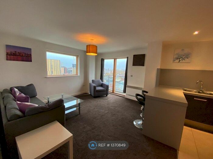 2 Bedroom Flat To Rent In Britton House, Manchester, M4