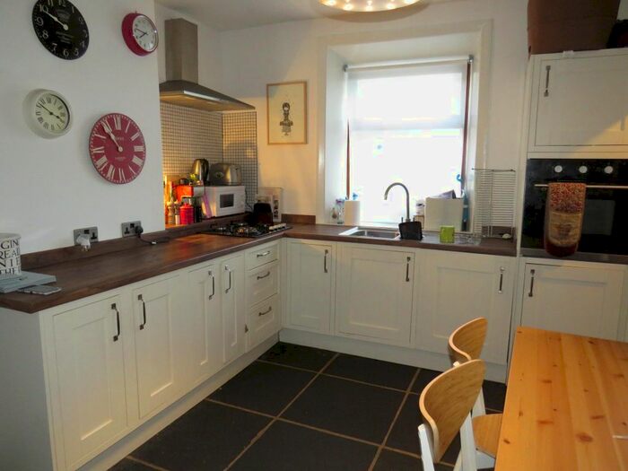 2 Bedroom Property To Rent In Clifton Street, Sowerby Bridge, HX6