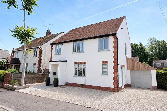 4 Bedroom Detached House For Sale In Closeworth Road, Farnborough, Hampshire, GU14