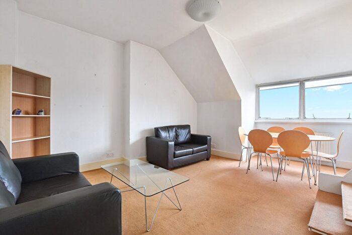 1 Bedroom Flat To Rent In Church Crescent, Muswell Hill, N10