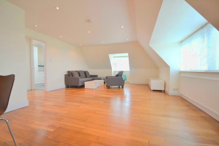 1 Bedroom Flat To Rent In Heathview Court, Corringway, Golders Green, London, NW11