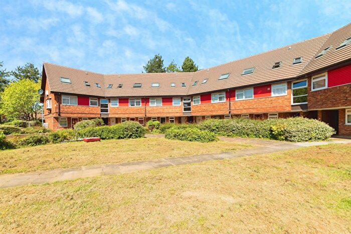 1 Bedroom Maisonette For Sale In Roundmead, Stevenage, SG2