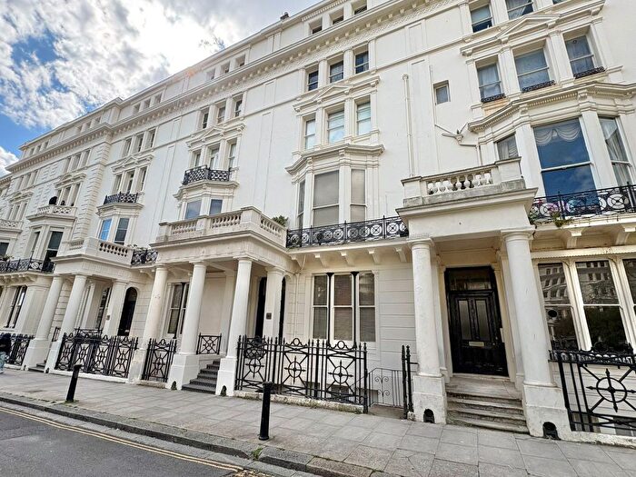 2 Bedroom Flat To Rent In Palmeira Court, Palmeira Square, Hove, BN3