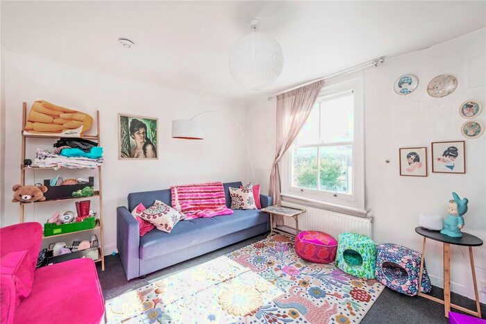1 Bedroom End Of Terrace House To Rent In Leighton Road, Kentish Town, NW5