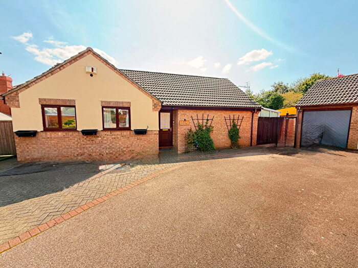 3 Bedroom Detached Bungalow For Sale In Normandy Way, Bletchley, Milton Keynes, MK3