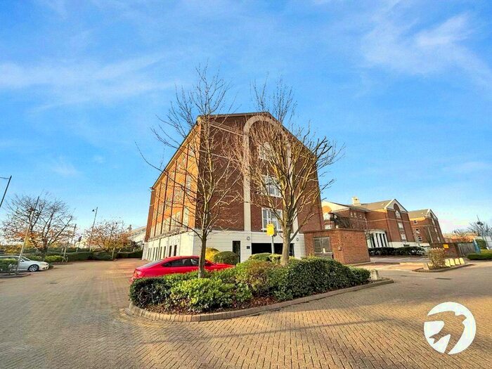 2 Bedroom Flat To Rent In Quayside, Chatham Maritime, Chatham, Kent, ME4