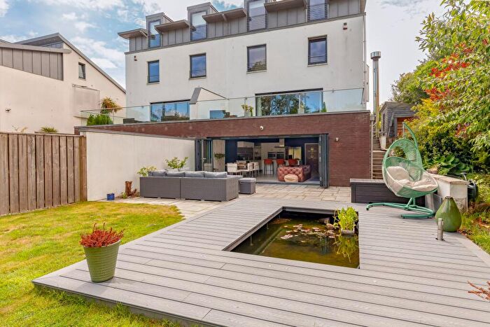 4 Bedroom Villa For Sale In Cammo Road, Cammo, EH4