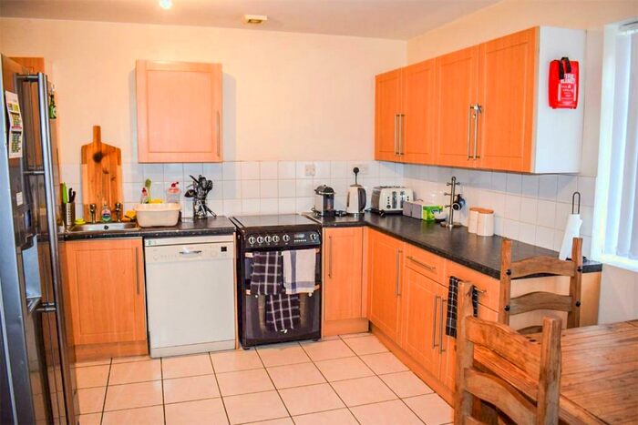 6 Bedroom House To Rent In Wellington Road, Fallowfield, M14