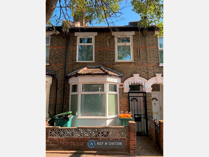 3 Bedroom Terraced House To Rent In Holbrook Road, London, E15