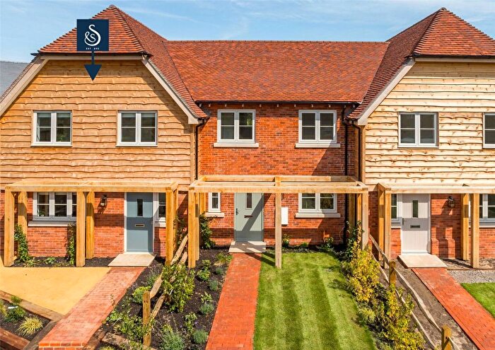 3 Bedroom Property For Sale In Claytons Corner, Birdham, PO20