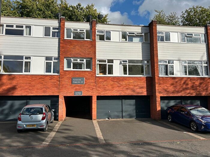 5 Bedroom Maisonette For Sale In Hunters Hill, High Wycombe, HP13