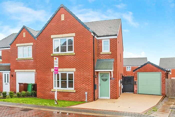 3 Bedroom Detached House For Sale In Limestone Road, Wakefield, WF1