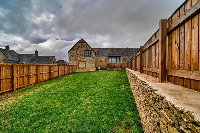 4 Bedroom Barn Conversion For Sale In Stony Lane, Bishops Caundle, DT9