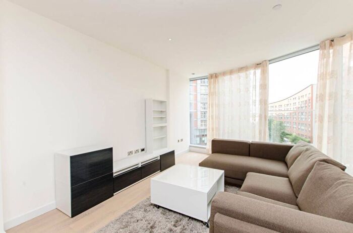 2 Bedroom Flat To Rent In Charrington Tower, Canary Wharf, London, E14