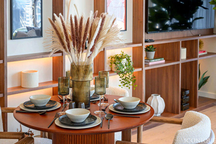 2 Bedroom Apartment For Sale In Marsh Wall, London, E14