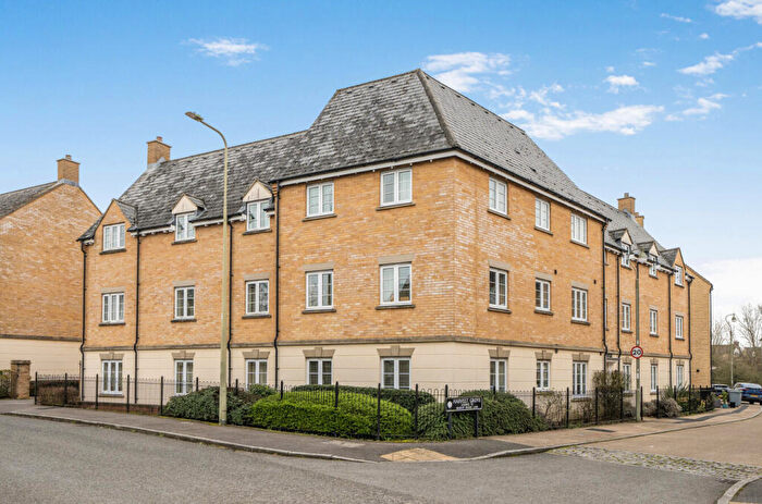 2 Bedroom Apartment For Sale In Harvest Grove, Witney, Oxfordshire, OX28