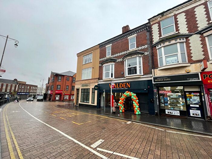 2 Bedroom Flat To Rent In Market Place, Wednesbury, WS10