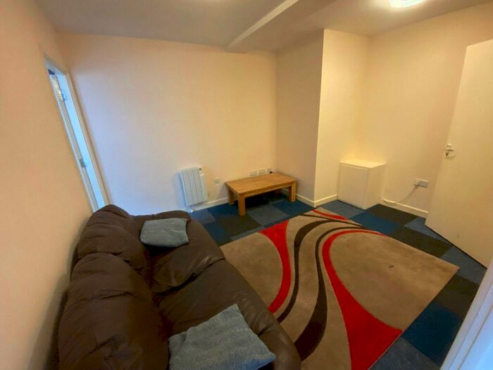 1 Bedroom Flat To Rent In The Broadway Thatcham, RG19