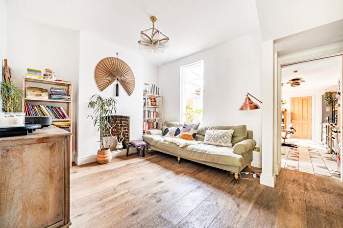 3 Bedroom Terraced House For Sale In Beaconsfield Road, London, N15