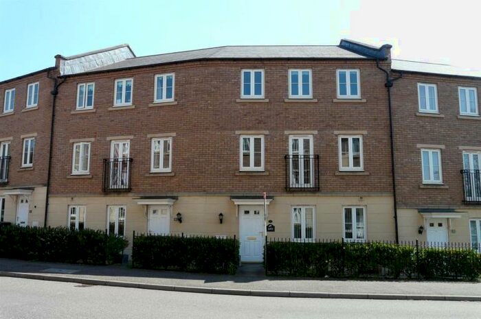 3 Bedroom House To Rent In Fleming Way, Exeter, EX2